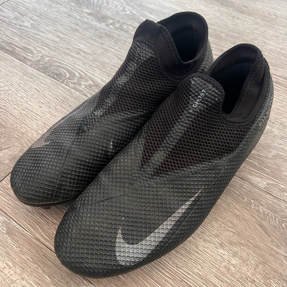 Nike Phantom GX Laceless Soccer Cleats